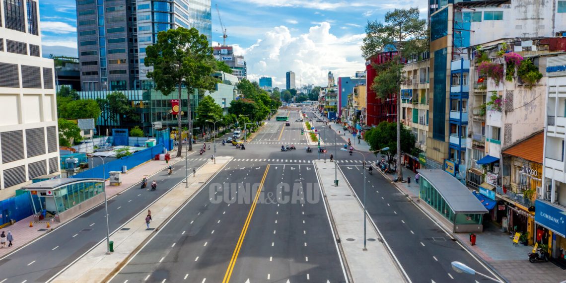 Sau khi tháo dỡ rào chắn, giá thuê mặt bằng đường Lê Lợi lên hơn nửa tỷ đồng mỗi tháng