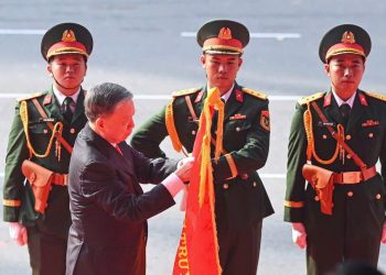 Đảng bộ, Chính quyền và Nhân dân TP.Hồ Chí Minh nhận danh hiệu Anh hùng Lao động