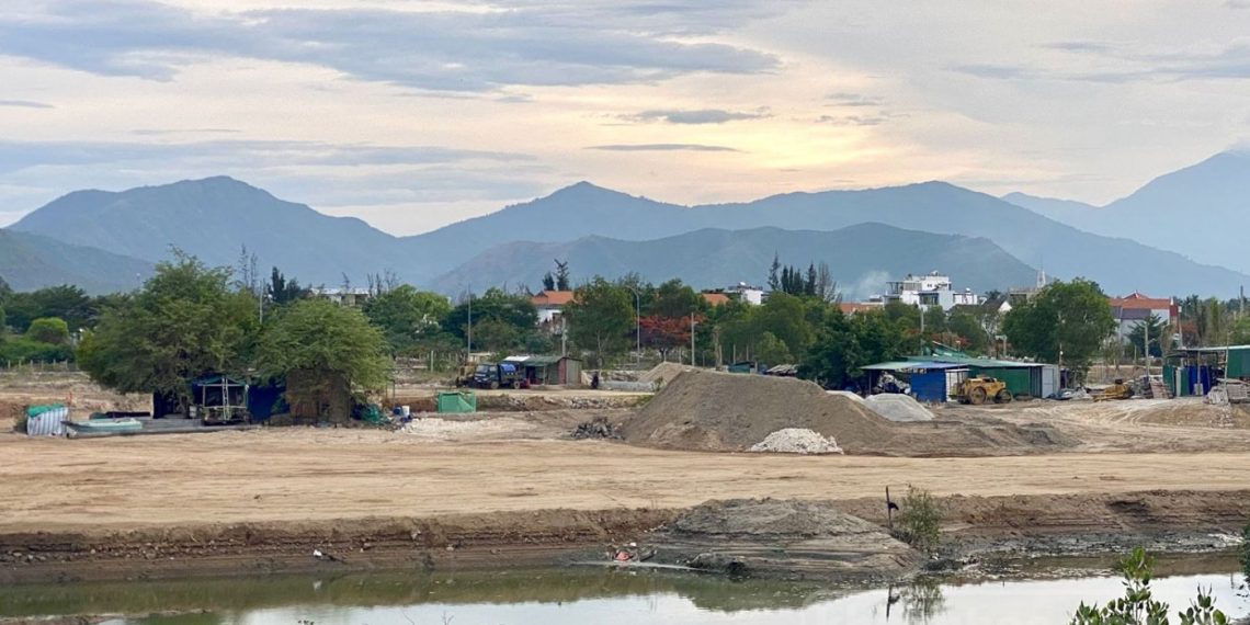 Đẩy nhanh tiến độ các dự án trọng điểm tại Khu kinh tế Vân Phong