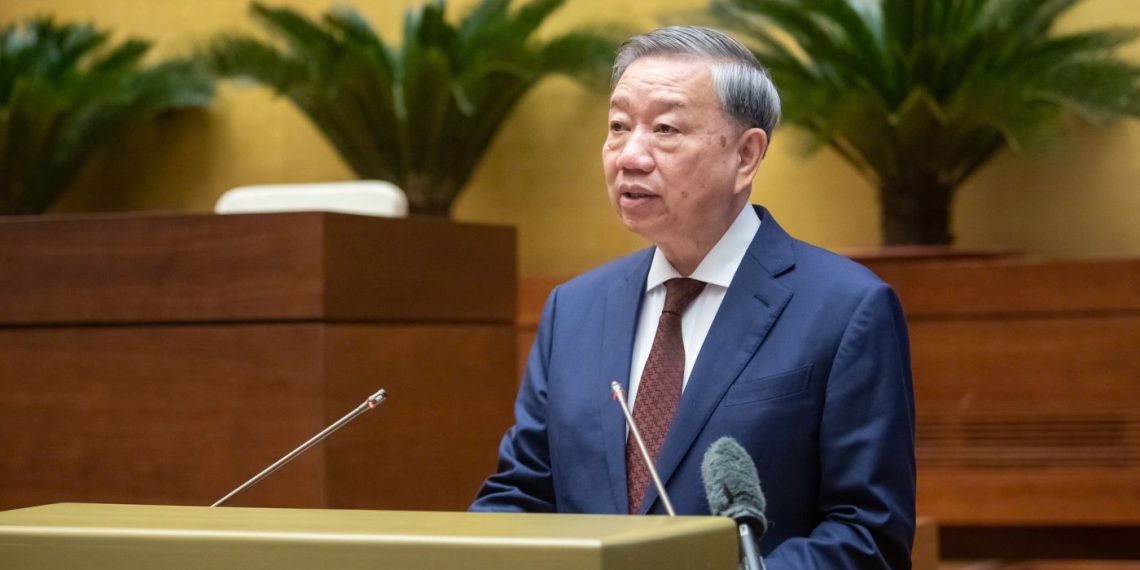 Thắp lên ngọn lửa Đổi mới – Khát vọng – Hành động, vì một Việt Nam giàu mạnh, phồn vinh, hùng cường