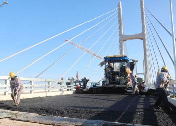 Phấn đấu hoàn thiện hệ thống giao thông trọng điểm