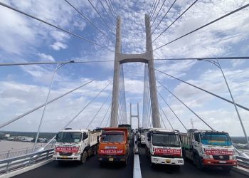 Cận cảnh thử tải cầu Rạch Miễu 2 trước giờ khánh thành