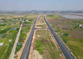 Đẩy nhanh tiến độ thi công 4 dự án đường cao tốc