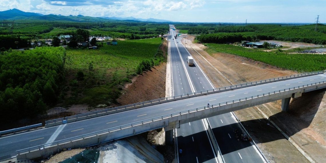 Cao tốc Vạn Ninh – Cam Lộ sẵn sàng thông xe vào ngày 19/8