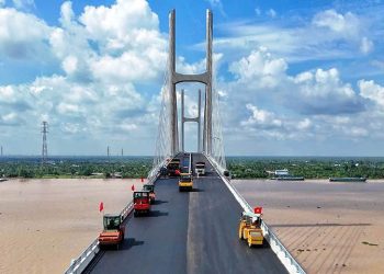 Cận cảnh thử tải cầu Rạch Miễu 2 trước giờ khánh thành