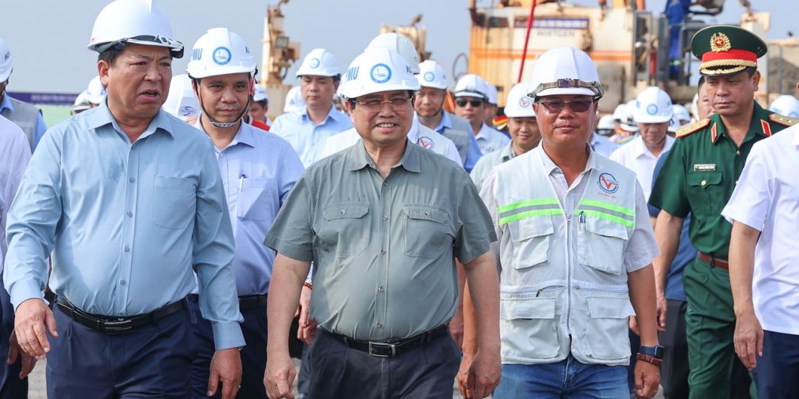 Thủ tướng lần thứ 8 kiểm tra sân bay Long Thành, yêu cầu cơ bản hoàn thành vào 19/12/2025