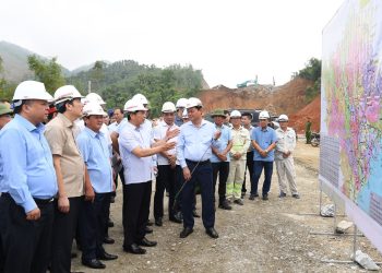 Tập trung máy móc, nhân lực để tăng tốc tiến độ 4 dự án cao tốc trọng điểm phía Bắc