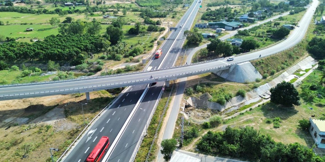 Bộ Xây dựng trả lời 10 doanh nghiệp đề xuất mở rộng cao tốc Bắc – Nam