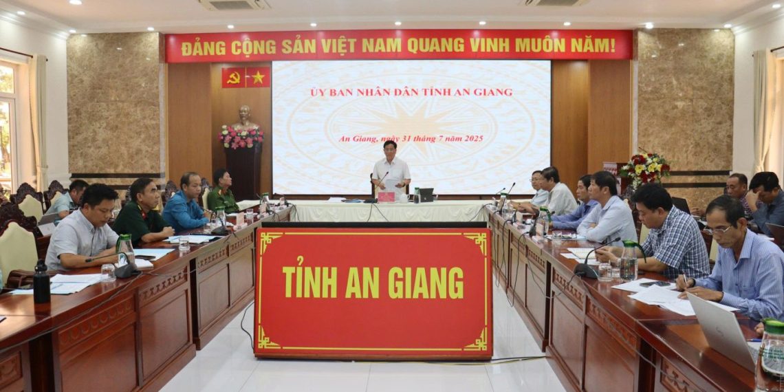 Thủ tướng biểu dương tỉnh An Giang thực hiện tốt dự án đầu tư xây dựng đường bộ cao tốc Châu Đốc – Cần Thơ – Sóc Trăng