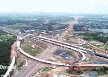 [Chùm ảnh] Bước sang tháng 8, xem ‘hình hài’ đường cao tốc Biên Hòa – Vũng Tàu đoạn qua Đồng Nai