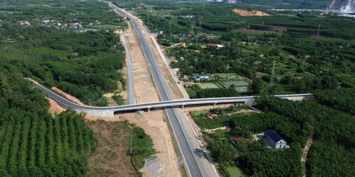 Thông xe toàn tuyến cao tốc Vạn Ninh – Cam Lộ ngày 19/8