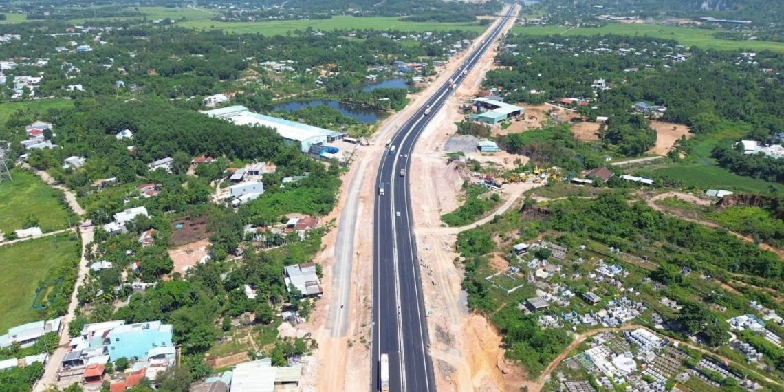 Toàn cảnh cao tốc Hòa Liên – Túy Loan trước ngày thông xe tuyến chính