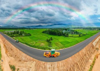 Thăm công trường ‘3 ca – 4 kíp’ trên cao tốc Quảng Ngãi – Hoài Nhơn 20.400 tỷ đồng