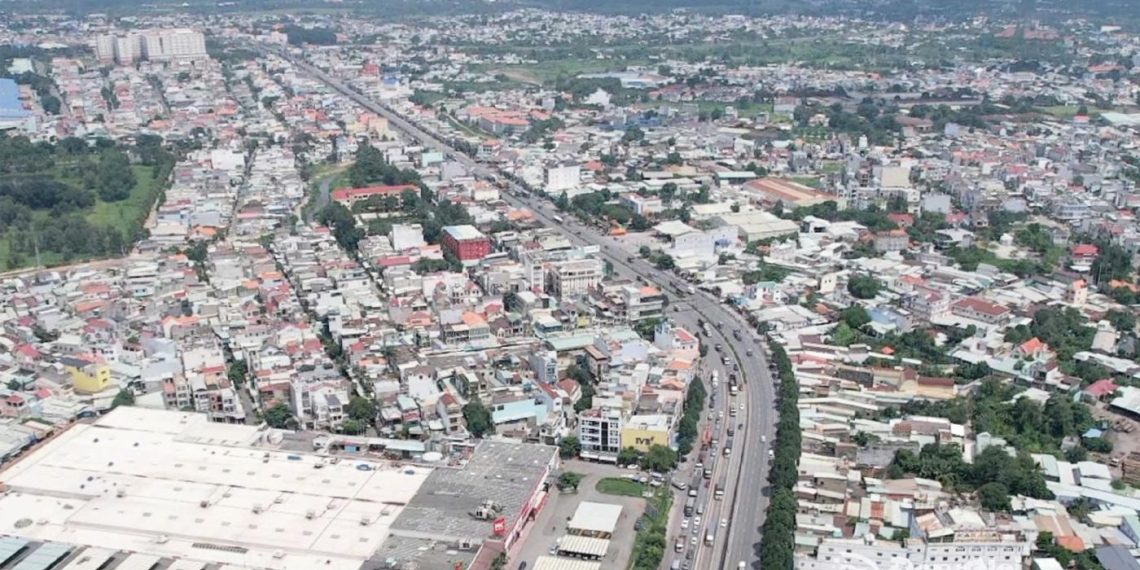 Đường trên cao dọc quốc lộ 51: 2 phương án sử dụng vốn