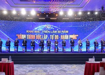 Thủ tướng: Triển lãm 80 năm tôn vinh lịch sử vẻ vang, lan tỏa lòng yêu nước, niềm tự hào, khát vọng vươn mình của dân tộc