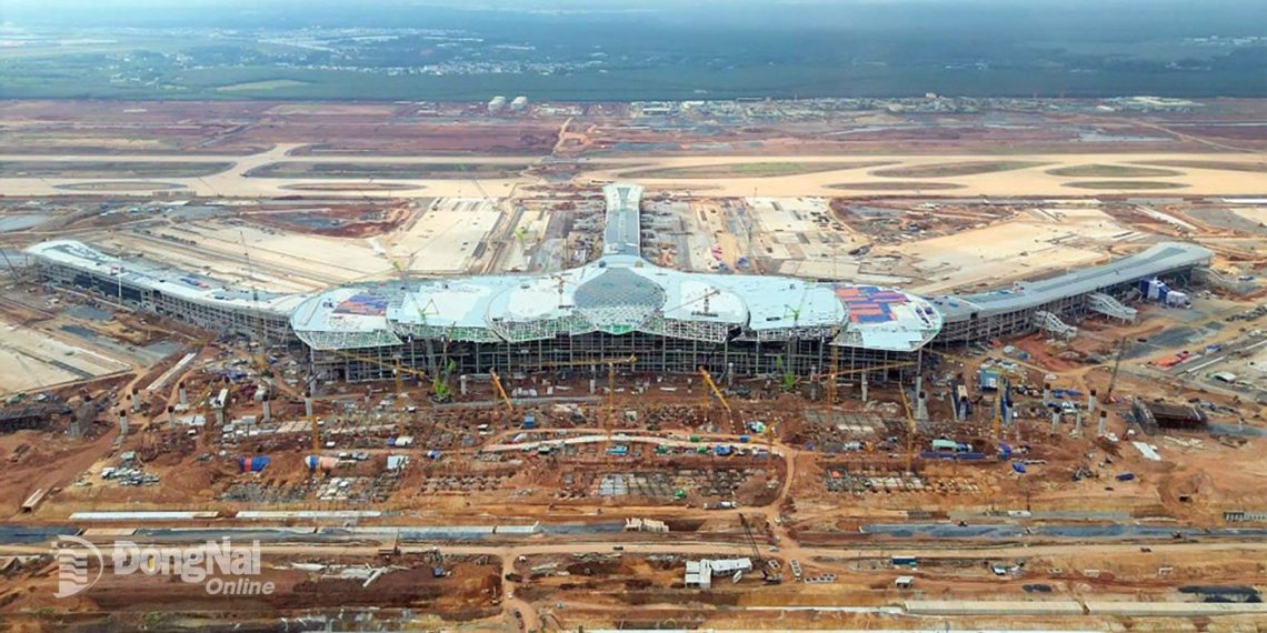 [Chùm ảnh] Chiêm ngưỡng mái kính skylight dần thành hình ở nhà ga 35 ngàn tỷ đồng Sân bay Long Thành