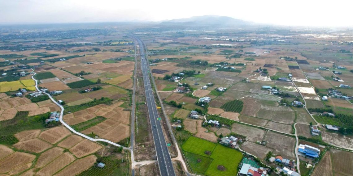 Tiếp tục đầu tư đồng bộ các hạng mục cao tốc Vĩnh Hảo – Phan Thiết