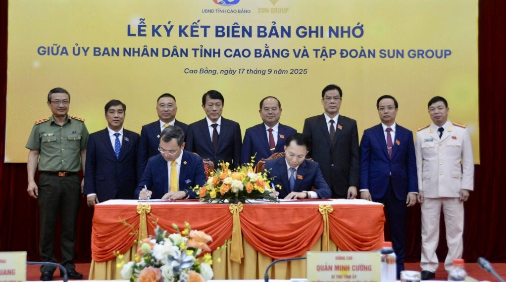 Cao Bằng ký kết hợp tác với Tập đoàn Sun Group phát triển Khu du lịch thác Bản Giốc