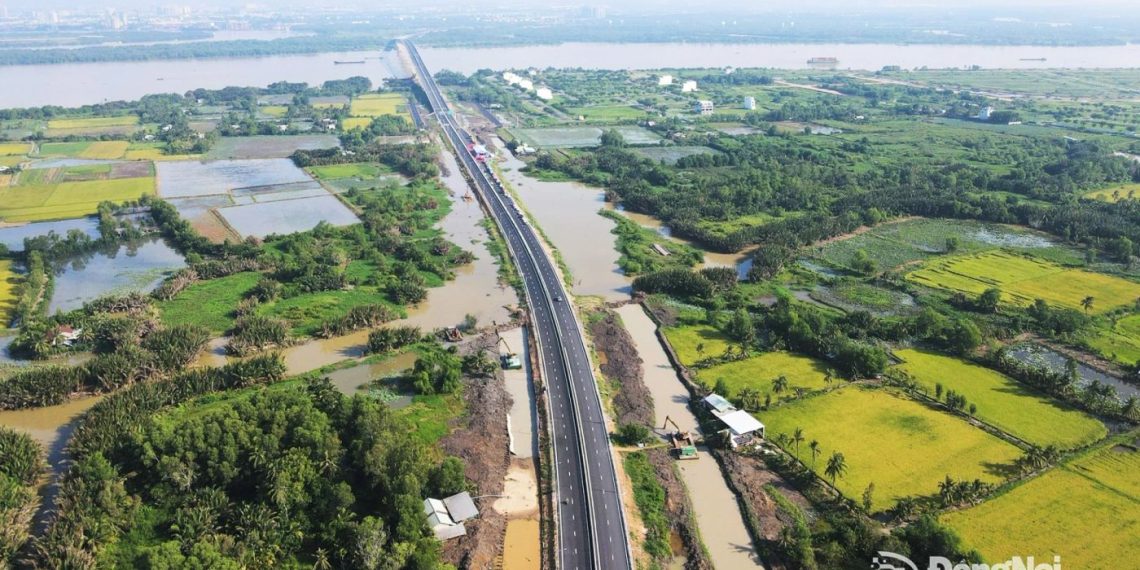 Điểm nhấn phát triển hạ tầng: Từ quốc lộ, đường cao tốc đến “siêu” Dự án Sân bay Long Thành