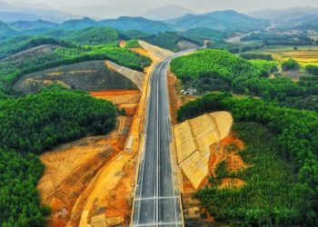 Nghiên cứu bổ sung quy hoạch tuyến cao tốc trục Đông – Tây qua Lâm Đồng