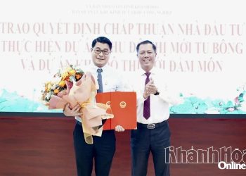 Trao quyết định chấp thuận nhà đầu tư 2 dự án đô thị hơn 65.000 tỷ đồng ở Vân Phong