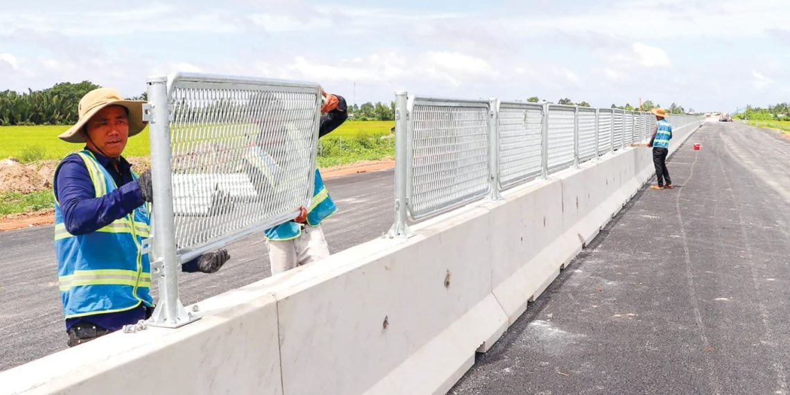 Cần Thơ: Quyết tâm đưa dự án cao tốc về đích đúng tiến độ