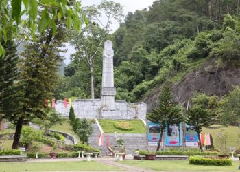 Từ mùa thu lịch sử đến khát vọng hùng cường – Bài 1: Bàn đá chông chênh dịch sử Đảng