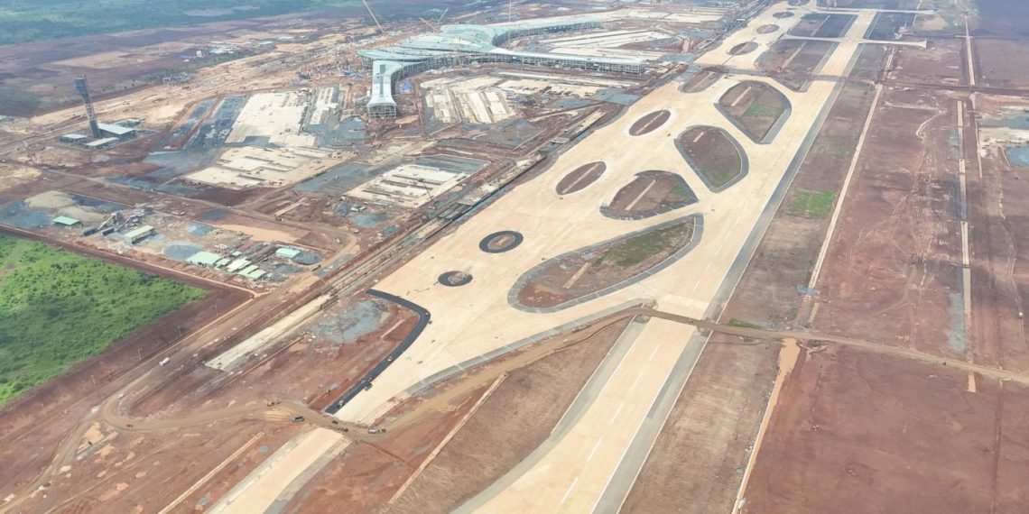 Bộ trưởng Bộ Xây dựng: Bám sát tiến độ, nỗ lực thông toàn tuyến 3.000 km cao tốc vào 19/12