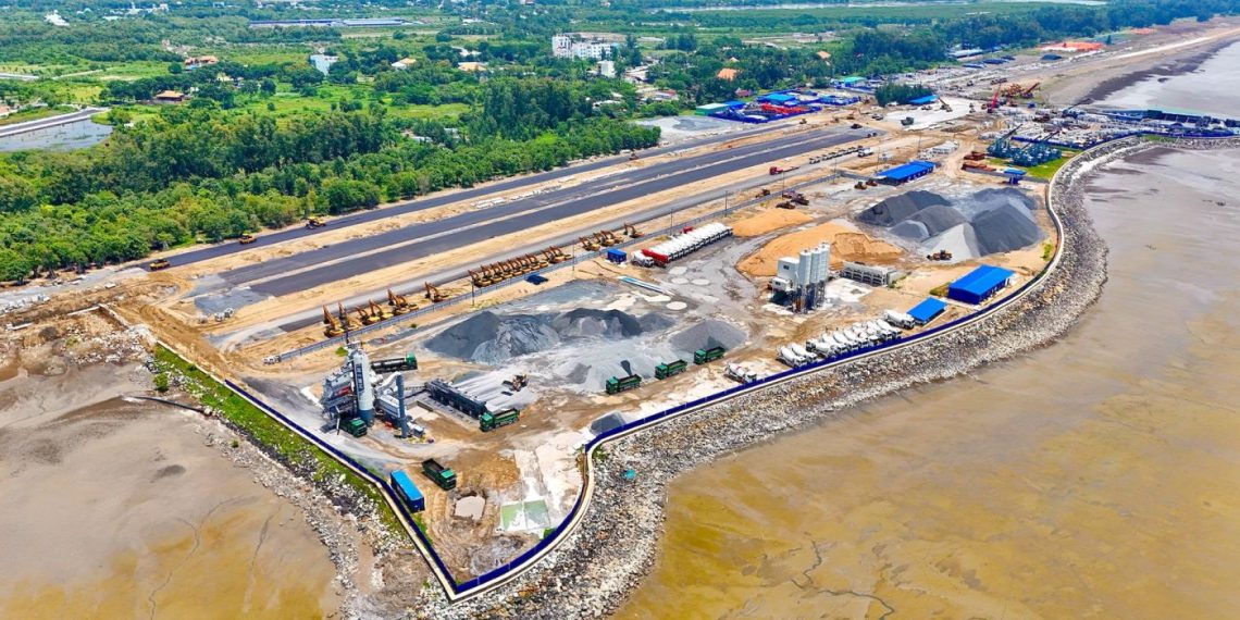 Cận cảnh đại đô thị lấn biển Vinhomes Cần Giờ đang rầm rộ thi công