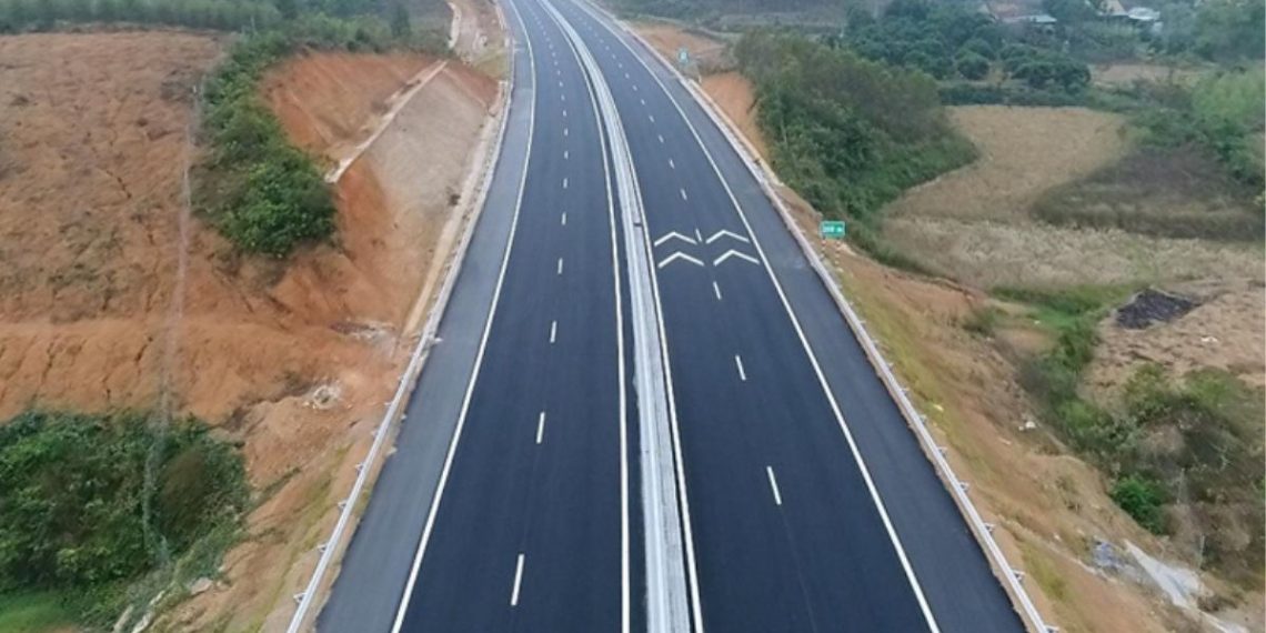 Đẩy nhanh tiến độ 4 dự án cao tốc trọng điểm