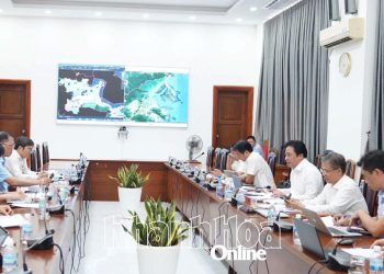 Xem xét danh mục các dự án ưu tiên ở Khu Kinh tế Vân Phong