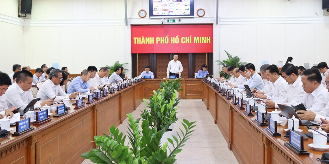 THÔNG CÁO BÁO CHÍ về Phiên họp kinh tế – xã hội Thành phố Hồ Chí Minh tháng 10 và nhiệm vụ, giải pháp trọng tâm tháng 11 năm 2025