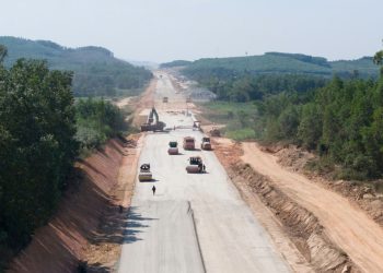 Đẩy nhanh tiến độ 4 dự án cao tốc Bắc – Nam, bảo đảm hoàn thành đúng dịp 19/12/2025