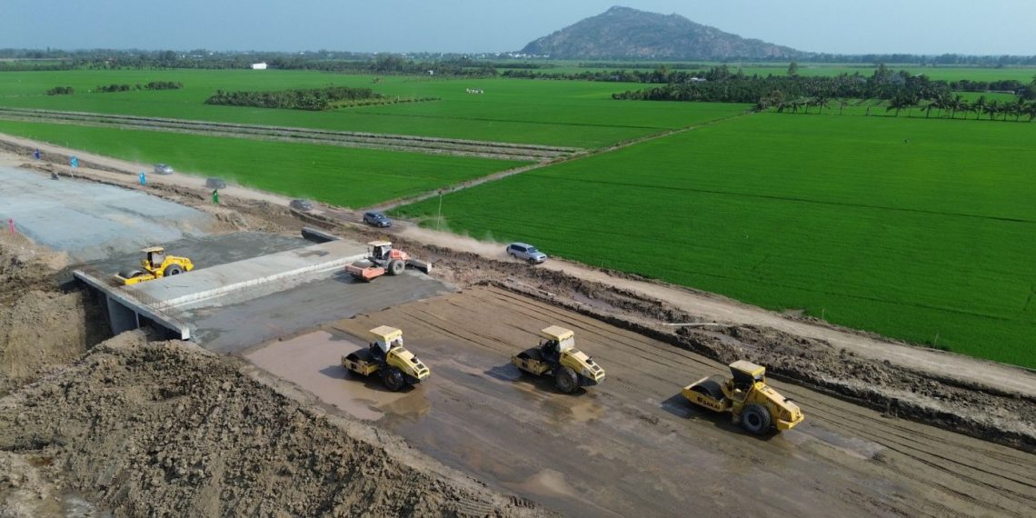 Đề xuất mở rộng cao tốc Châu Đốc – Cần Thơ – Sóc Trăng lên 6 làn xe từ năm 2027