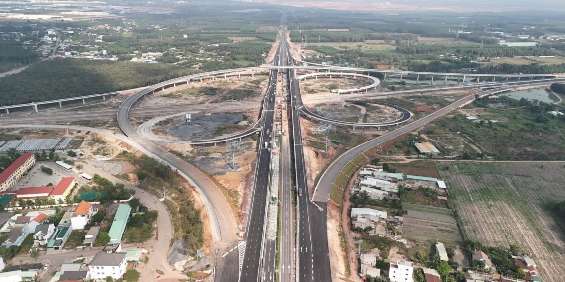 Khẩn trương hoàn tất nghiệm thu, thông xe 2 đoạn cao tốc Biên Hòa – Vũng Tàu trước Tết Nguyên đán