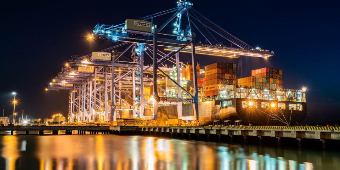 Chiến lược nâng tầm logistics TP.Hồ Chí Minh: Từ trung chuyển khu vực đến chuỗi cung ứng toàn cầu