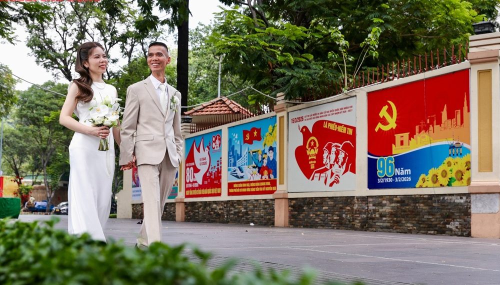 TPHCM rực rỡ cờ hoa trước ngày bầu cử